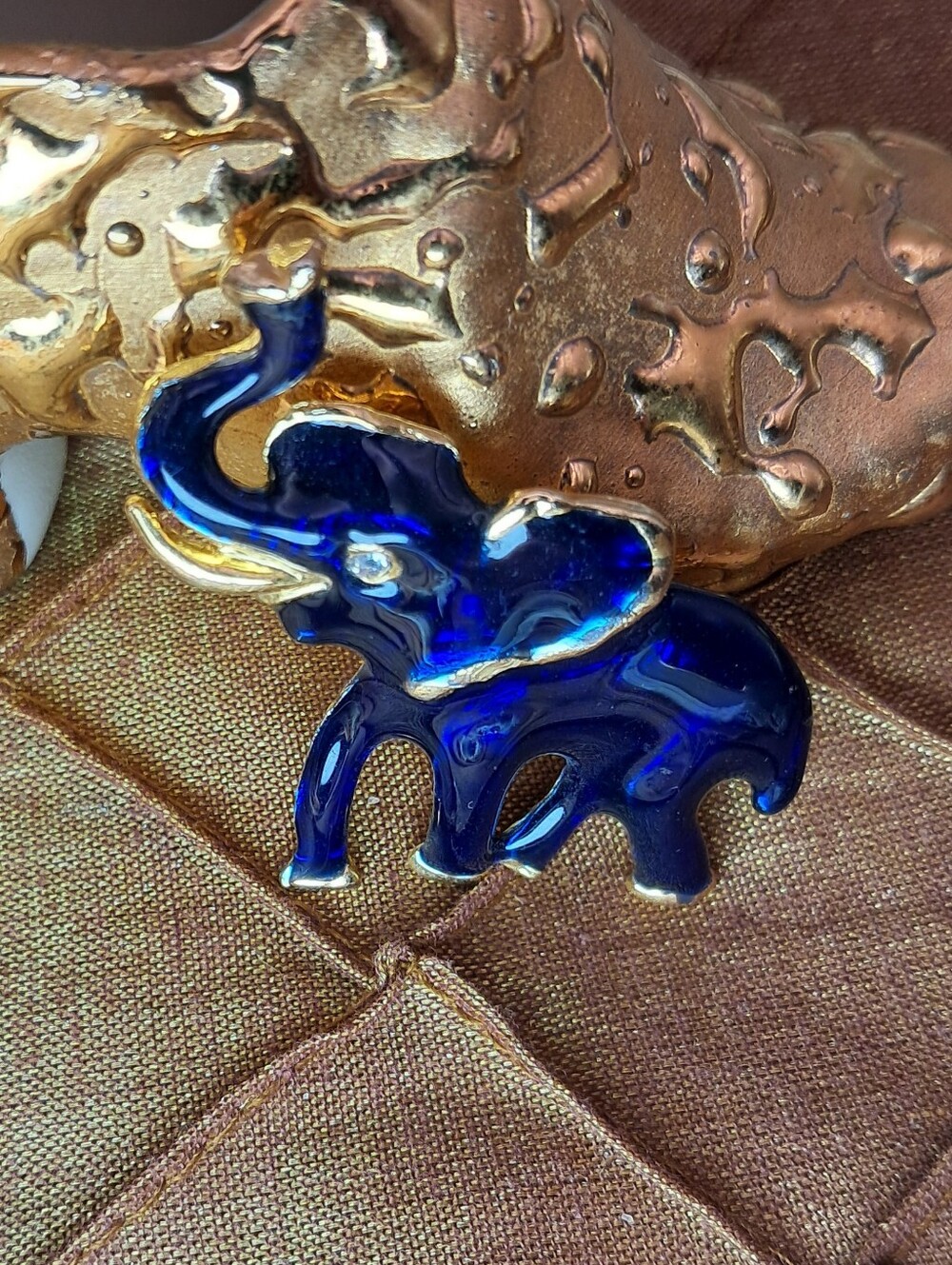 Vintage Roman Royal Blue Enamel Elephant Brooch (Goldtone)